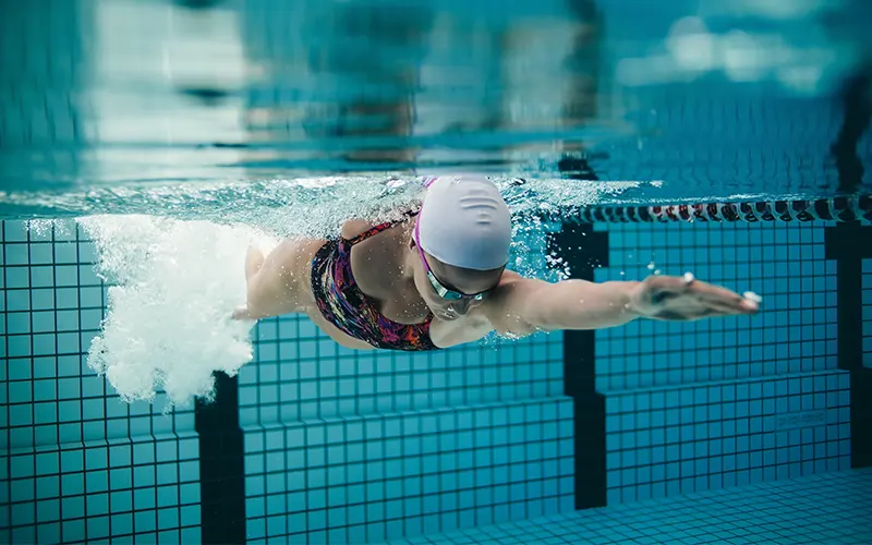 Dicas para Economizar Água e Energia na Piscina